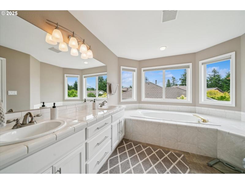 Owner's Suite Bathroom