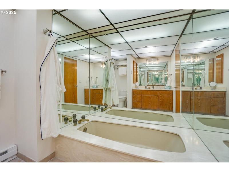 Owner's Suite Bathroom