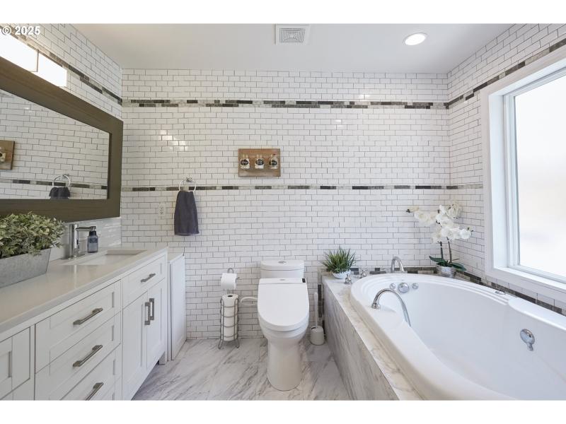 Owner's Suite Bathroom