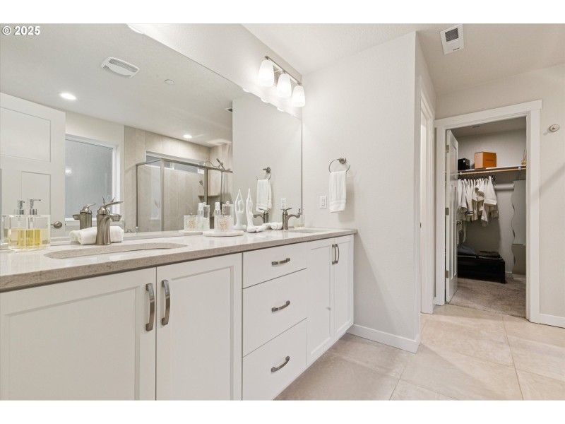 Bedroom, Owner's Suite