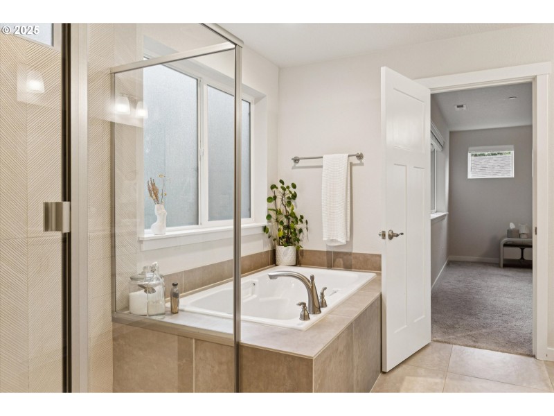 Bedroom, Owner's Suite