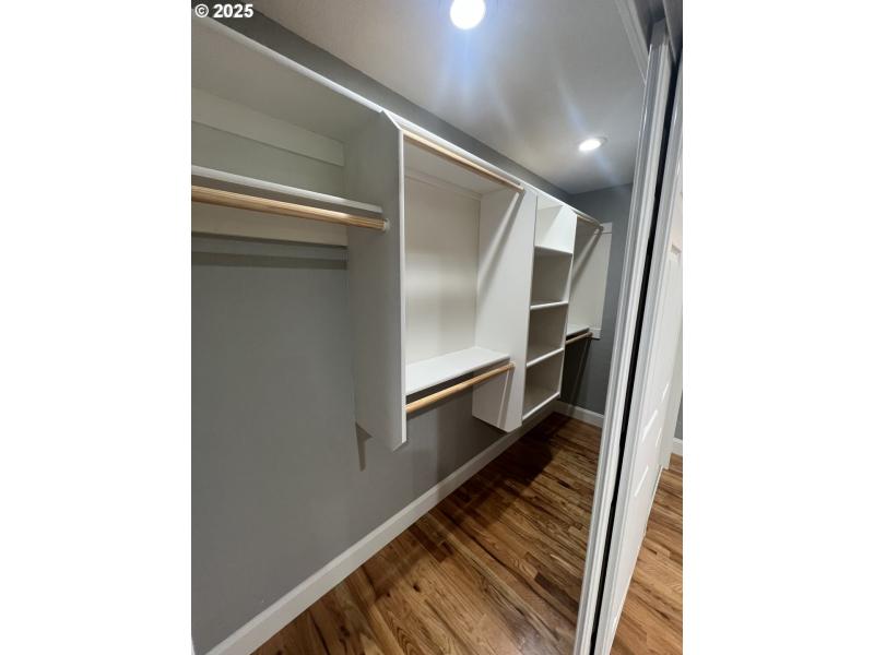 Bedroom, Primary