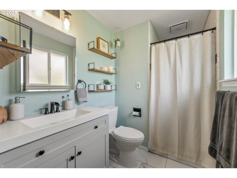 Owner's Suite Bathroom