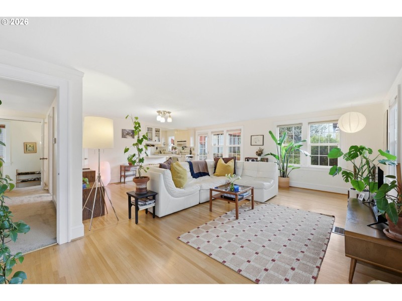 Living Room/Dining Room