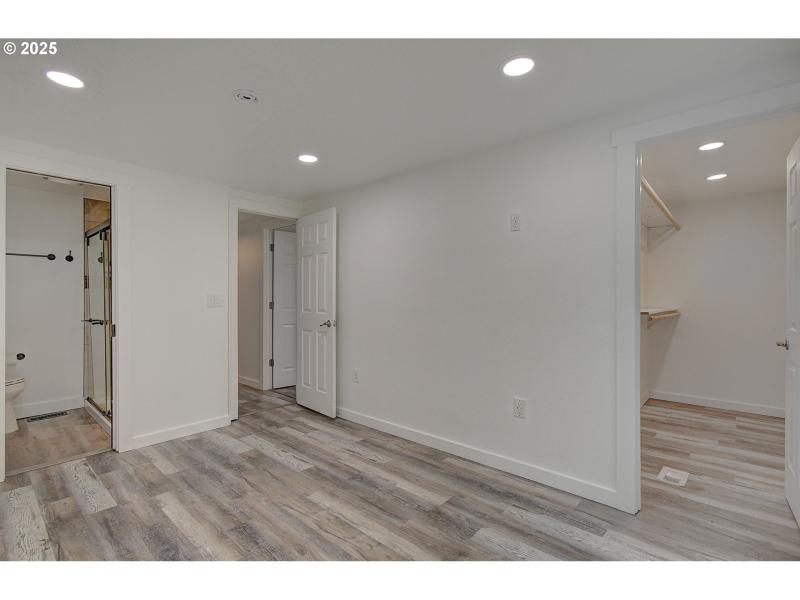 Bedroom, Primary