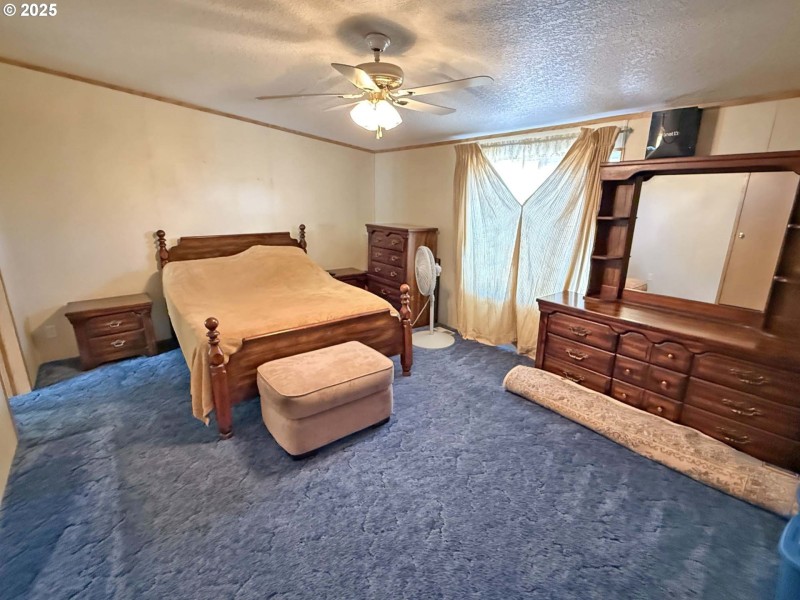 Bedroom, Primary
