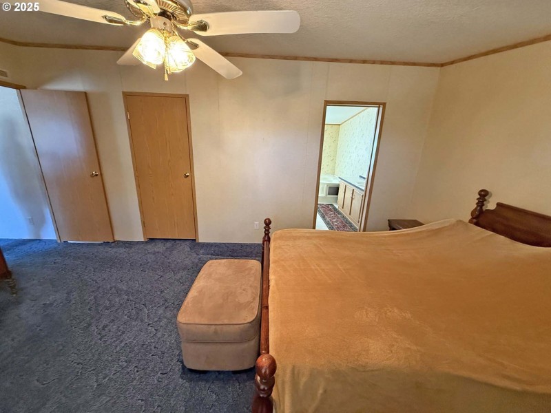 Bedroom, Primary