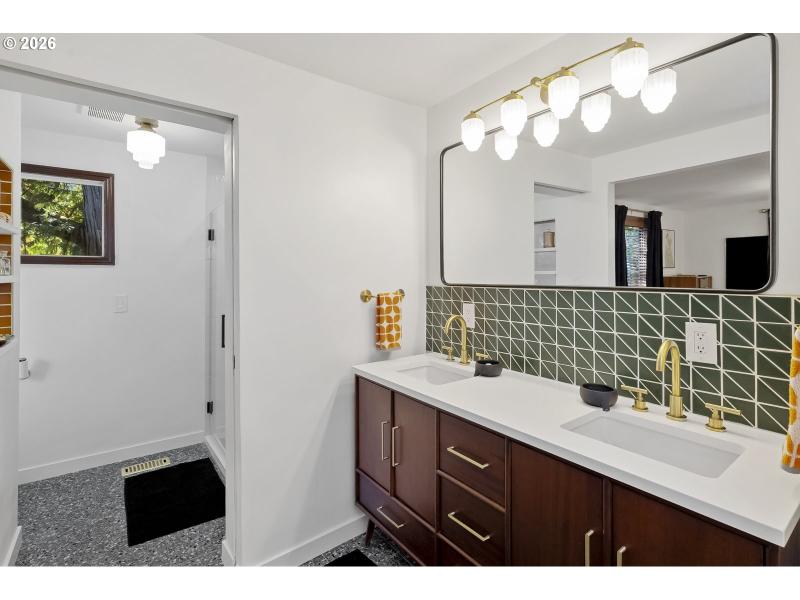 Owner's Suite Bathroom