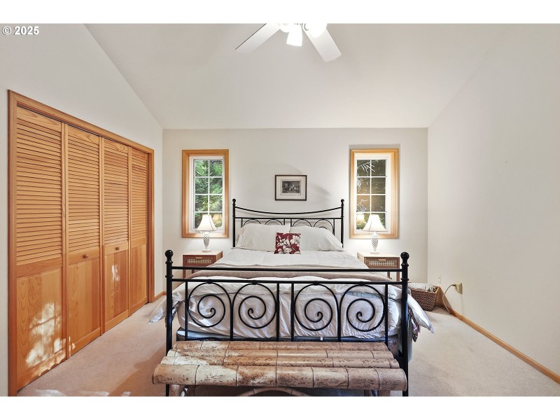 Bedroom, Primary