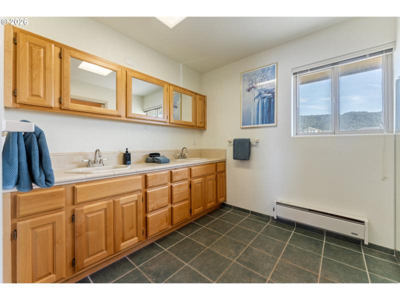 Owner's Suite Bathroom