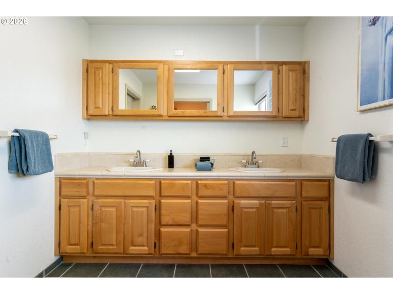 Owner's Suite Bathroom