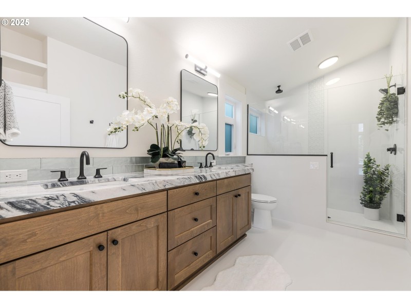 Owner's Suite Bathroom