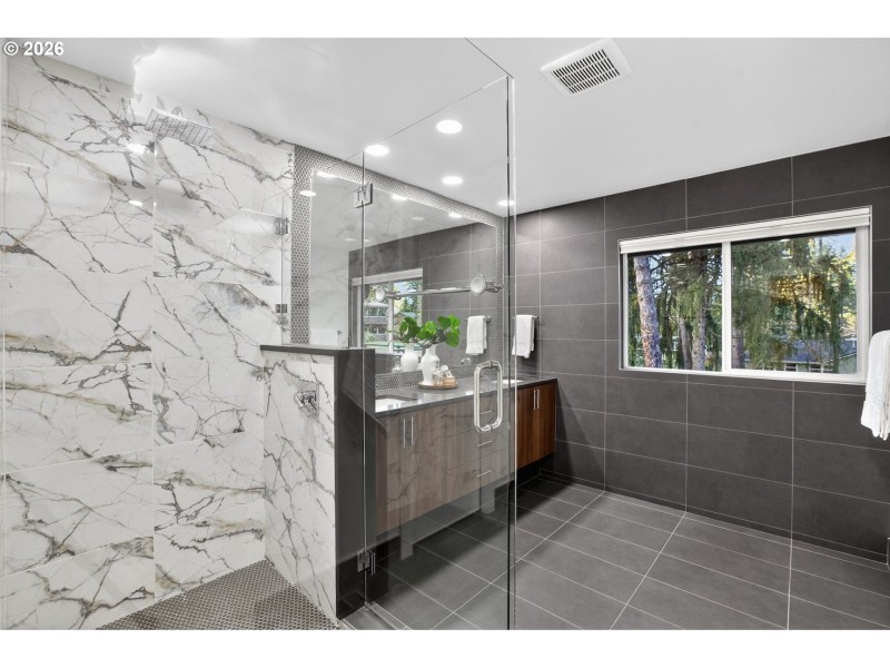 Owner's Suite Bathroom