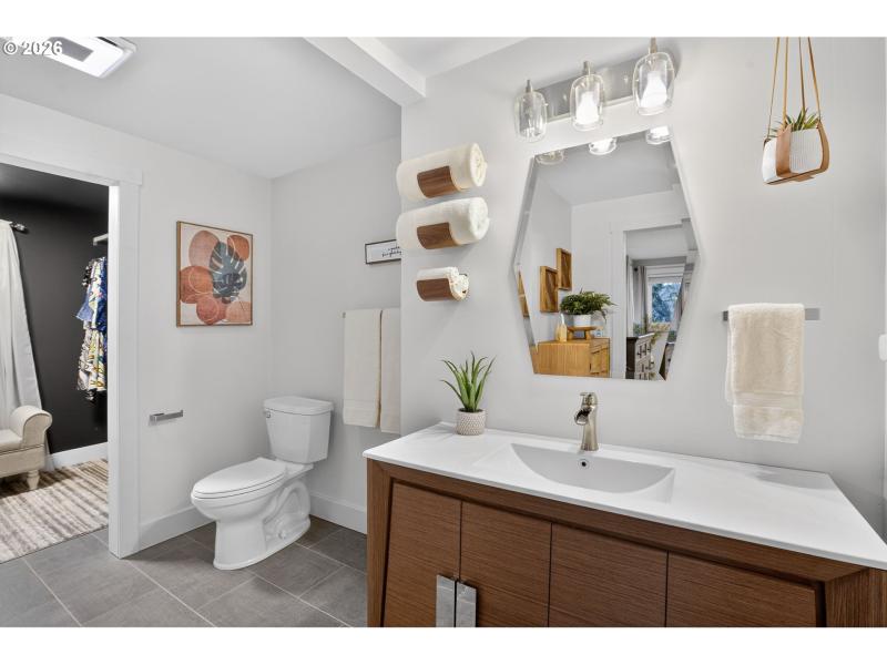 Owner's Suite Bathroom