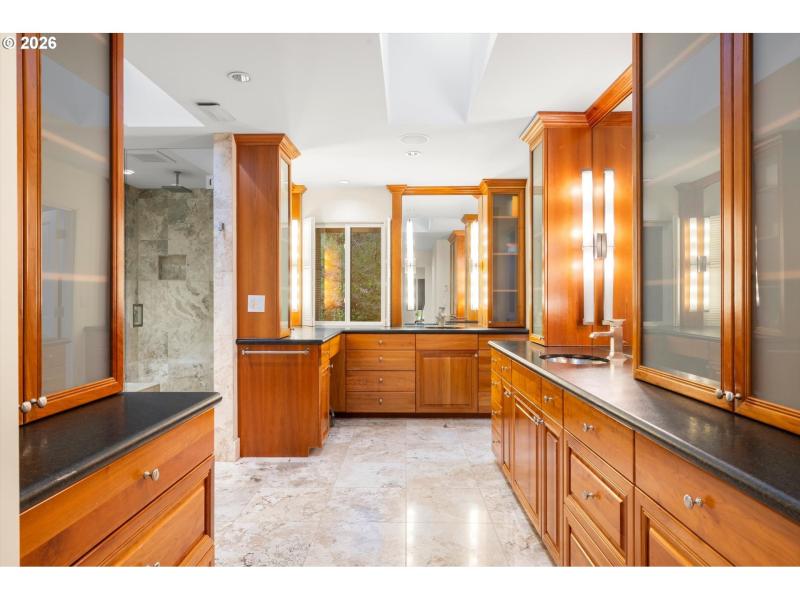 Owner's Suite Bathroom