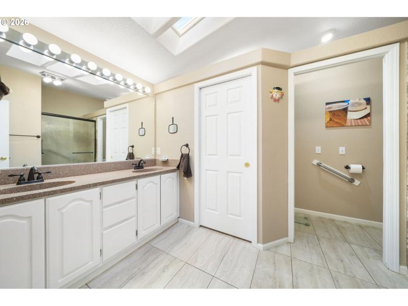 Owner's Suite Bathroom