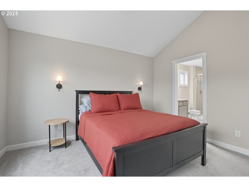 Bedroom, Primary
