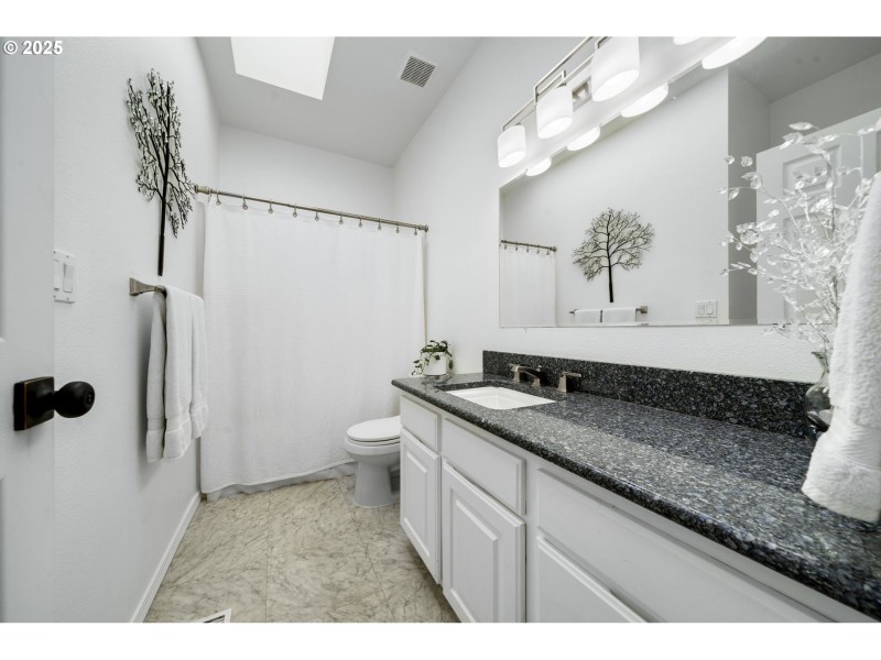En Suite Bathroom