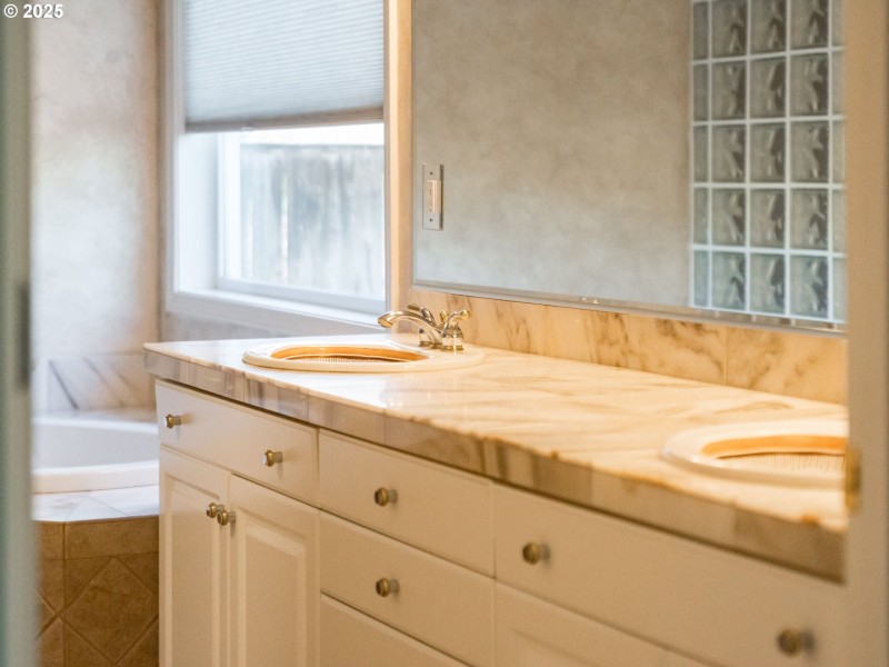 Owner's Suite Bathroom