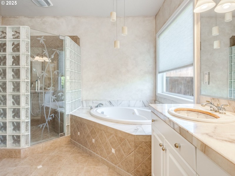 Owner's Suite Bathroom