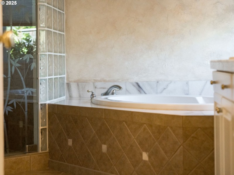 Owner's Suite Bathroom