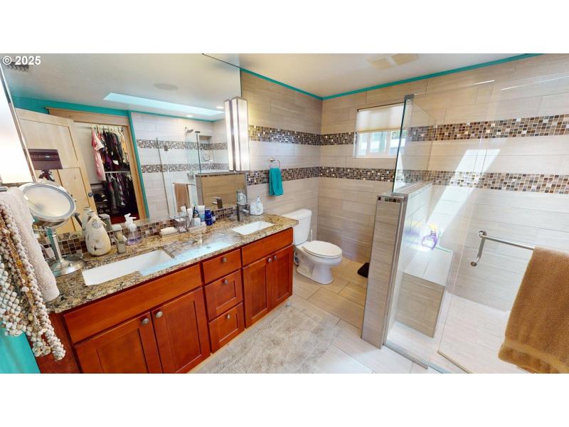 Owner's Suite Bathroom