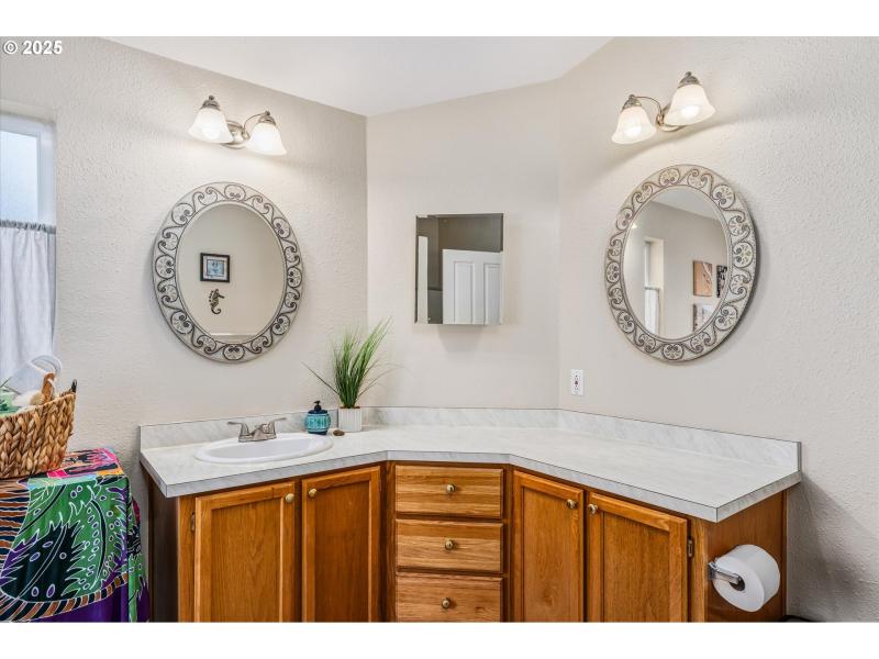 Owner's Suite Bathroom