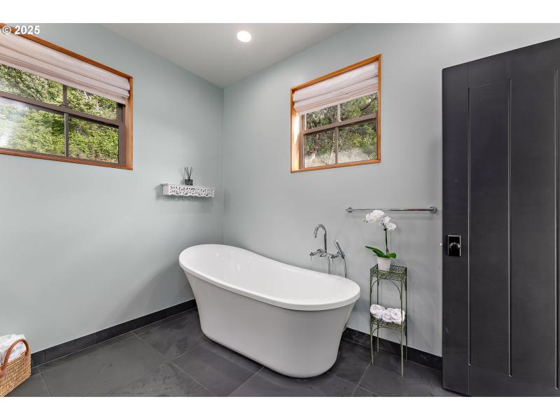 Owner's Suite Bathroom