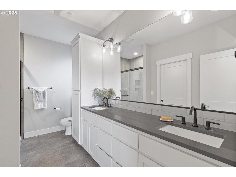 Owner's Suite Bathroom