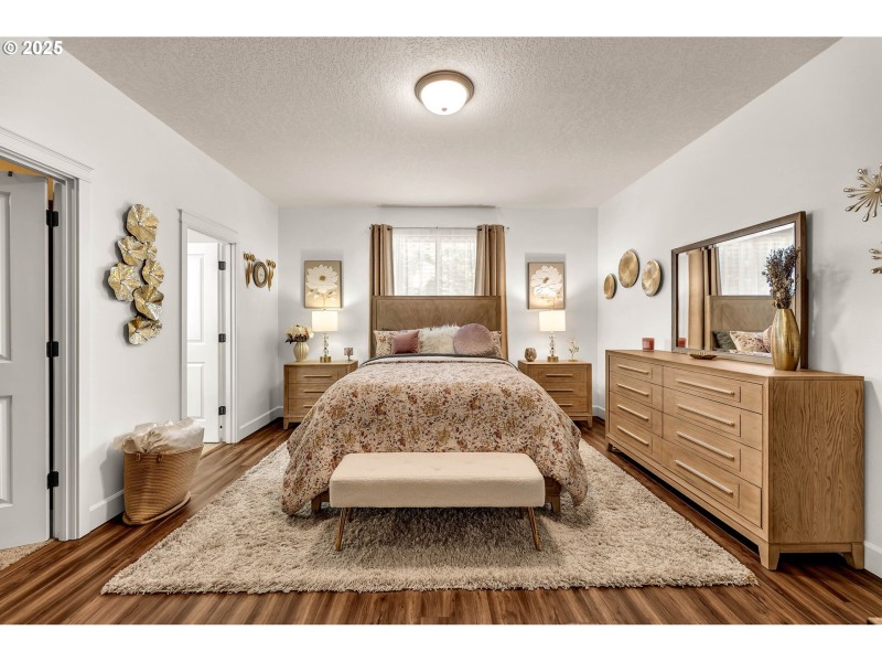 Bedroom, Primary