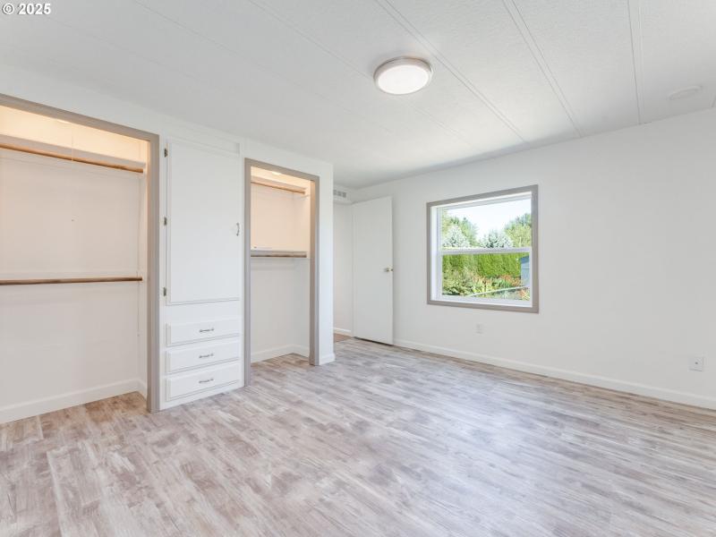 Bedroom, Primary