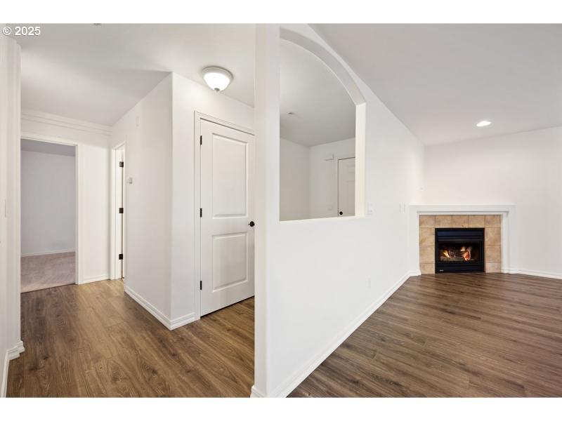 Living Room/Entrance