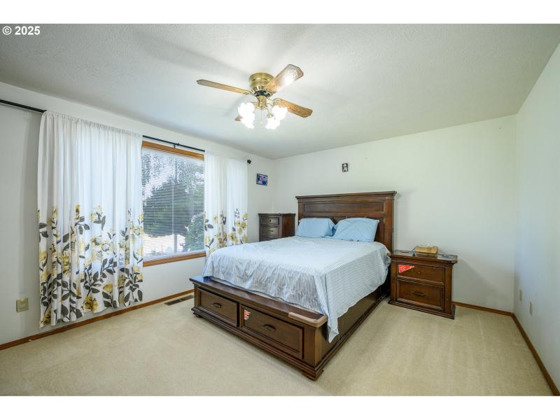 Bedroom, Owner's Suite