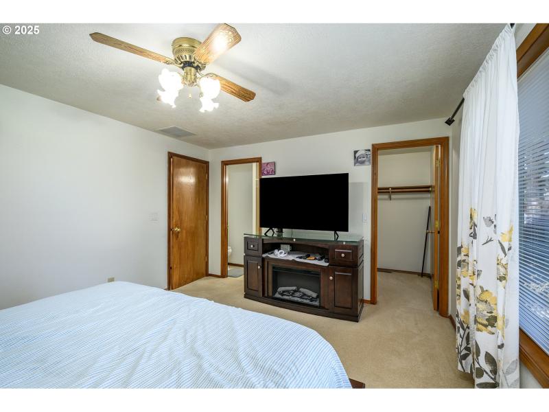 Bedroom, Owner's Suite