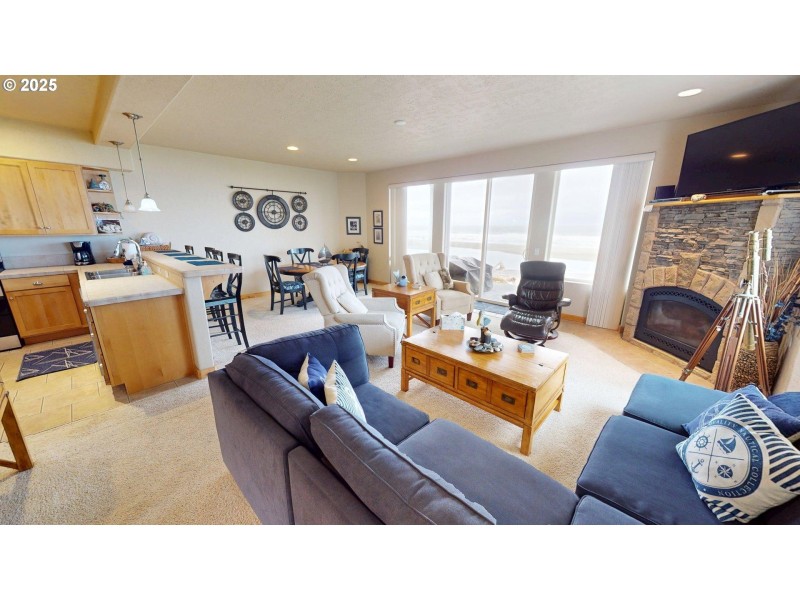 Living Room/Dining Room