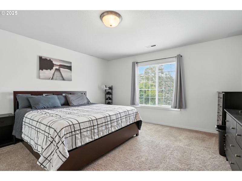 Bedroom, Primary