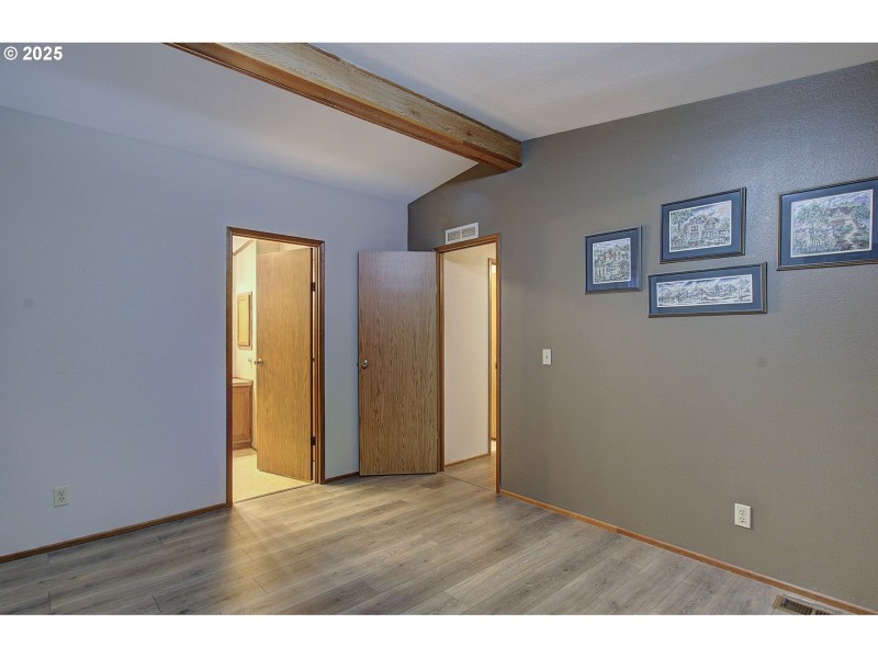 Bedroom, Primary