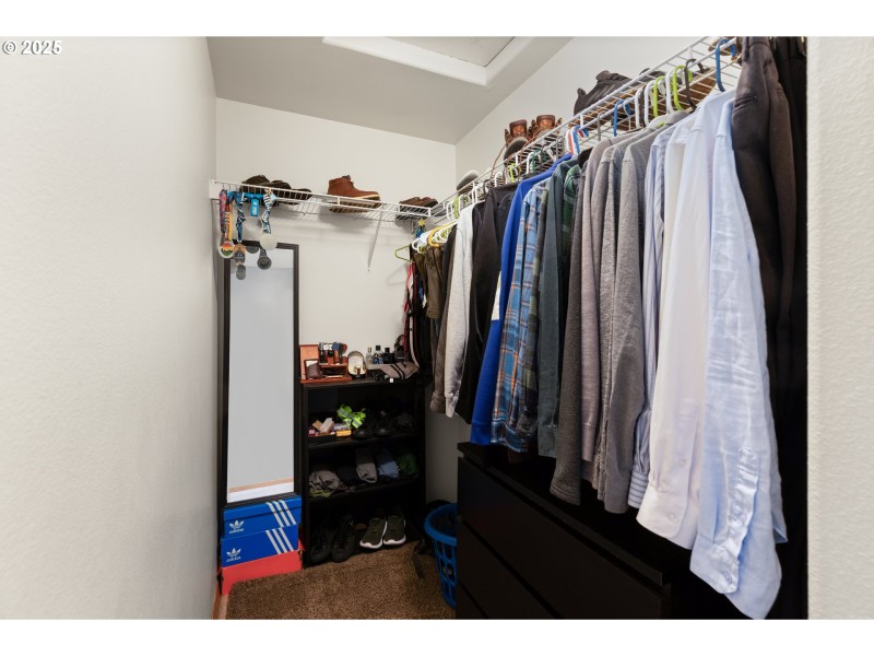 Bedroom, Primary