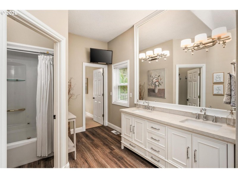 Owner's Suite Bathroom