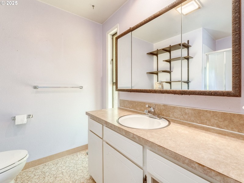 Bathroom, Attached
