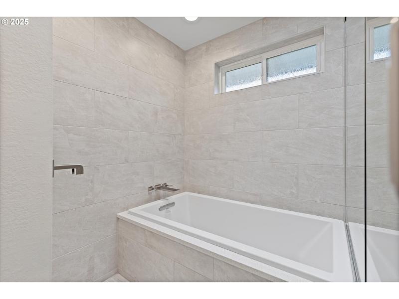 Owner's Suite Bathroom