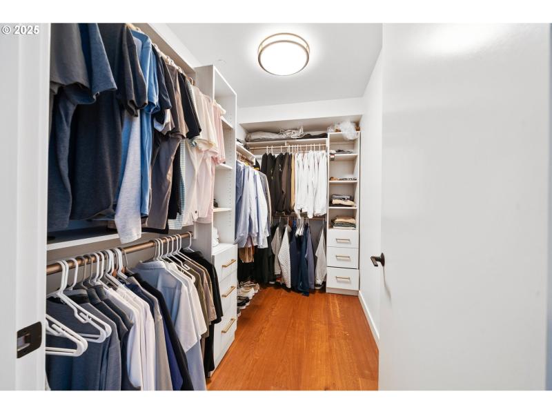 Bedroom, Primary