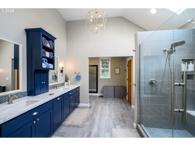 Owner's Suite Bathroom