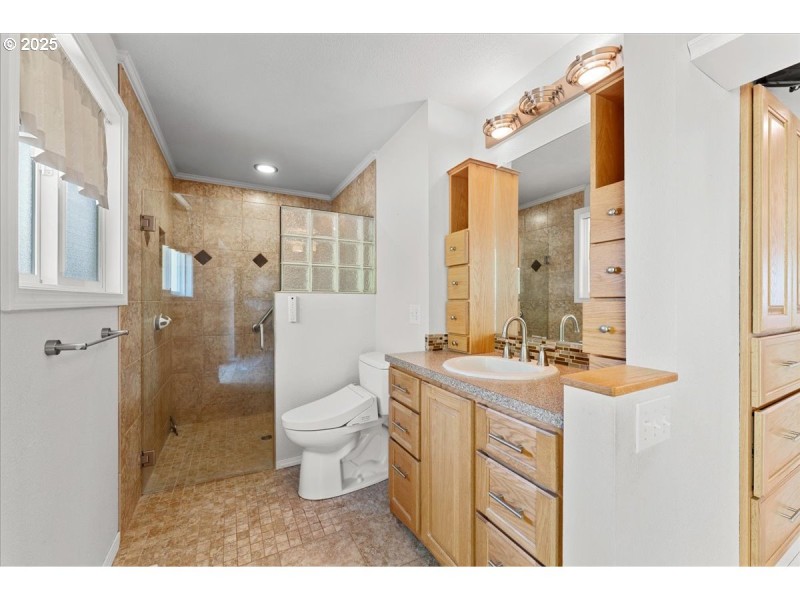 Owner's Suite Bathroom