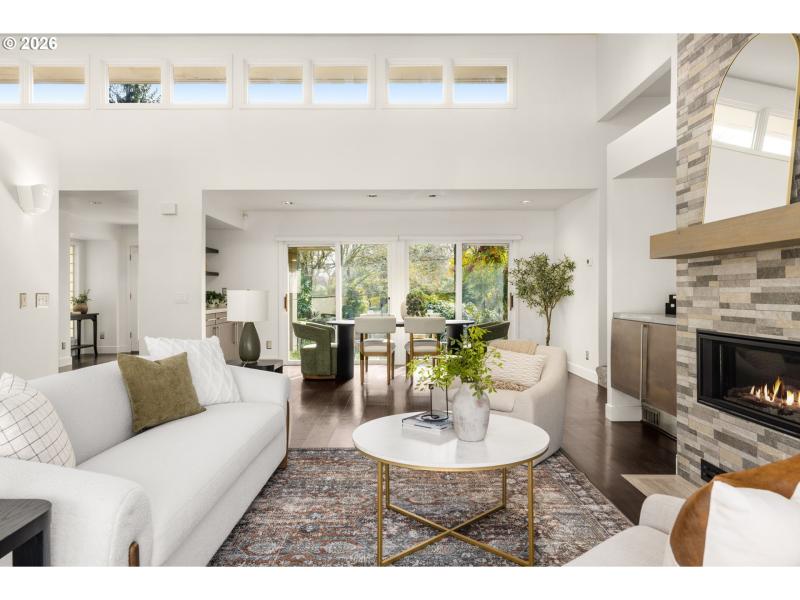 Living Room/Dining Room