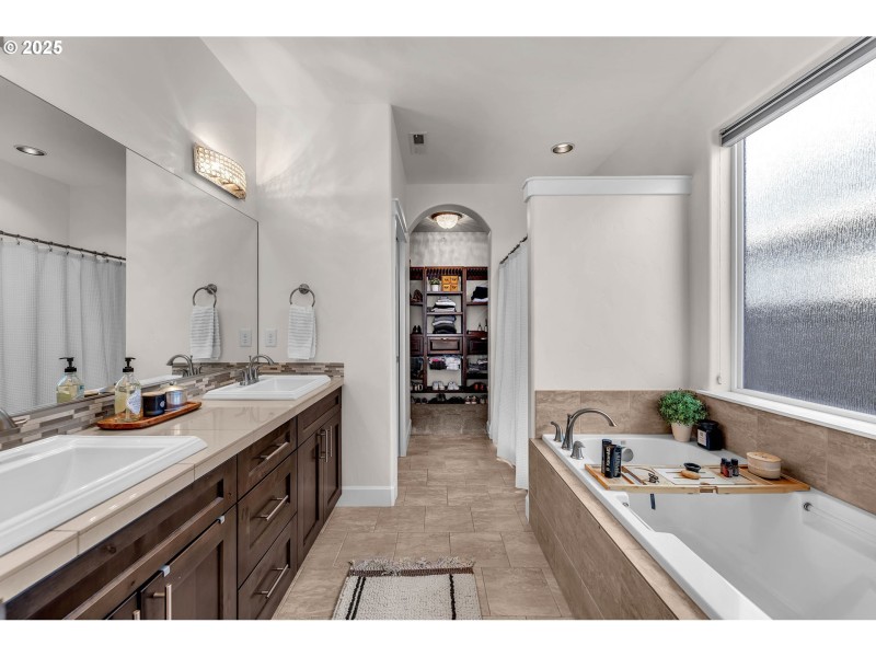 Owner's Suite Bathroom
