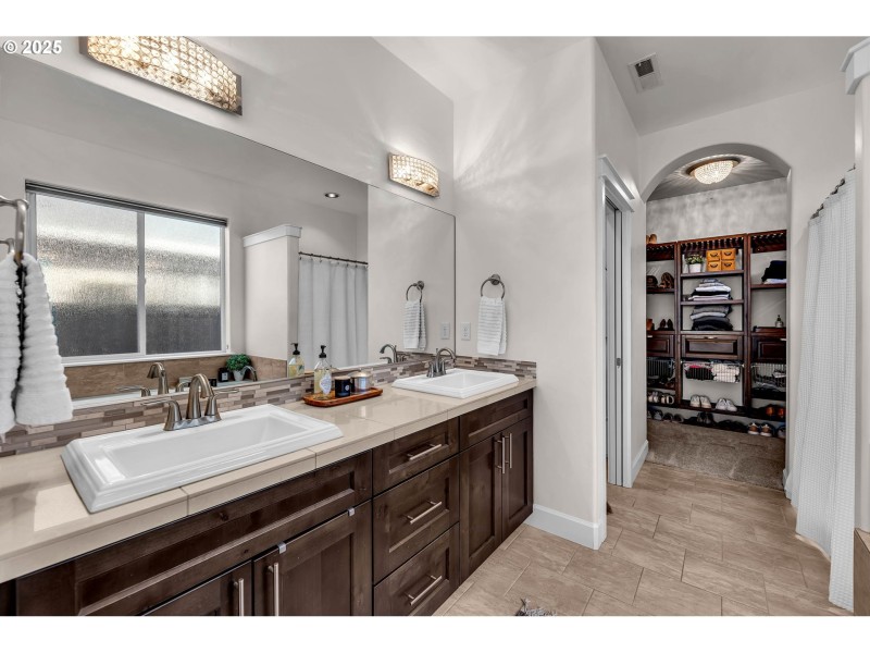 Owner's Suite Bathroom