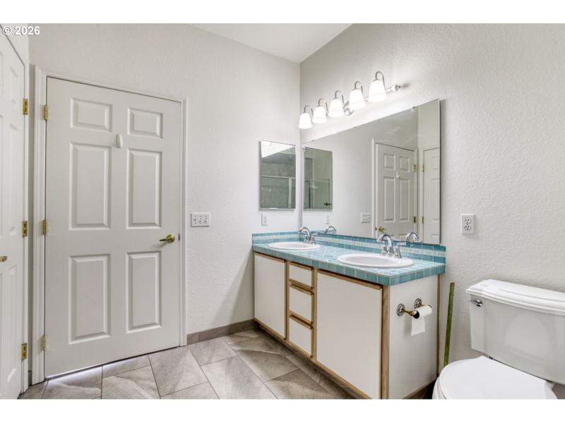 Owner's Suite Bathroom