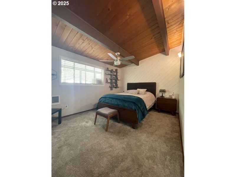 Bedroom, Primary