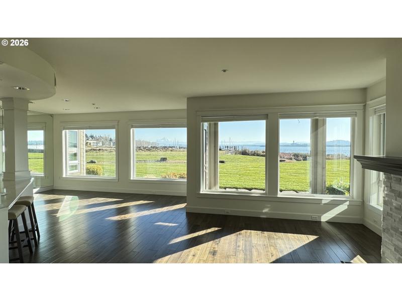 Living Room/Dining Room